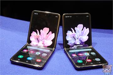 粉餅機駕到! Galaxy Z Flip 摺疊手機初體驗， 2 月 17 日開始預購