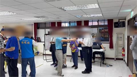 快新聞／國民黨主席開戰！北市投票現場爆衝突　男子怒罵選務人員