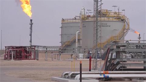 伊朗封鎖荷姆茲海峽「油輪通行量驟降9成」　全球民眾搶加油