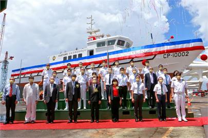 台船承造關務署第2艘巡緝艇命名下水　10月將交付