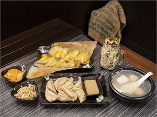 員林會飛的日式燒餃子！極薄外皮完美結合內餡 天然食材簡單純粹