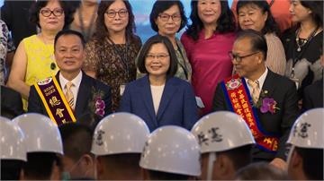 出席後憲荷松總會會長交接 蔡英文：持續發揮保衛國家精神