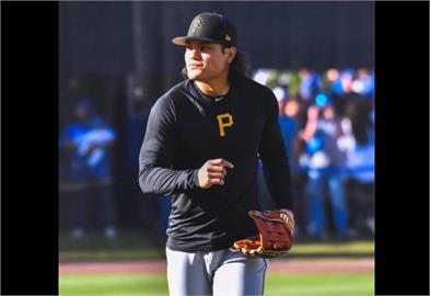 MLB／張育成安打沒開張　挨觸身球今年首度上壘