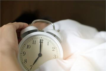 打呼≠睡得香甜！   妻一轉頭夫臉發紫「血氧剩55%」險猝死