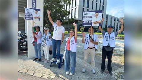快新聞／藍白合真的要毀了？國民黨1戰將堅持選市長　站路口拜票畫面曝光