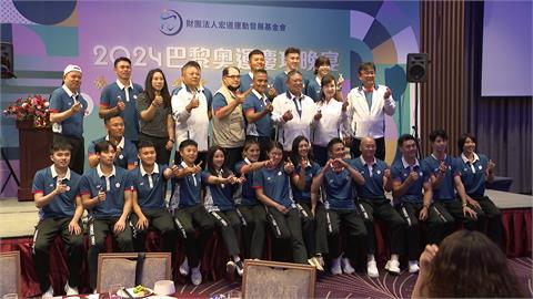 奧運慶功宴被cue上台唱歌　小林同學直搖頭「趕快逃」