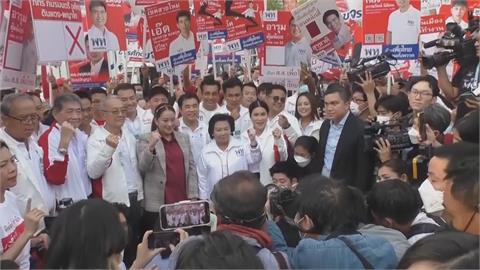 泰國眾議員參選人登記首日　總理帕拉育現身造勢