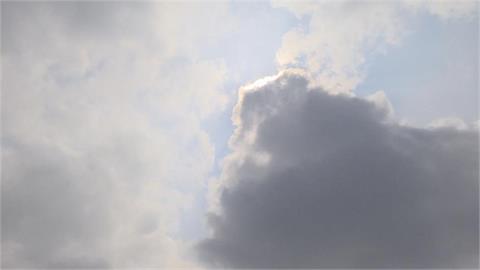 快新聞／出門防曬補水！今高溫飆36度　桃園以北偶有降雨、午後南部防較大雨勢