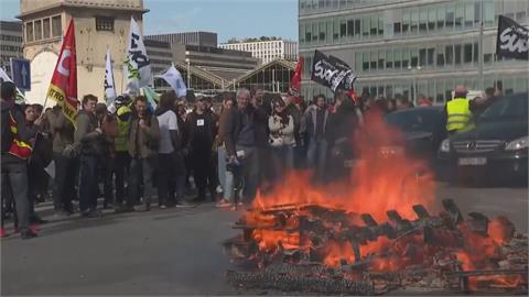 馬克宏版年改裁決前夕　法國勞工新一波大罷工
