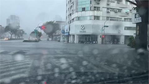 快新聞／凱米遠離中南部防致災豪雨　鄭明典示警：雨型特徵像「莫拉克」