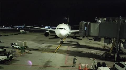 快新聞／客機遭泰航班機擦撞　長榮安排部分旅客11日凌晨抵台