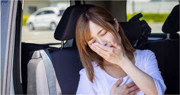 過年長途移動易暈車想吐！　醫教4招緩解：別空腹或過飽