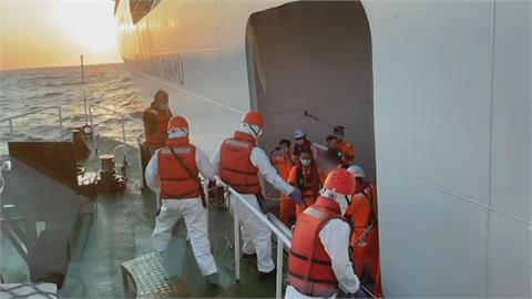 印尼籍漁工手指骨折　海巡艦調派嘉義艦即刻救援
