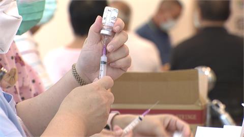 快新聞／搶打第3劑！新北今早重啟疫苗預約系統　半小時湧2.4萬人完成登記