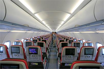 搭機不想坐嬰兒旁邊？旅遊達人曝「1航空貼心服務」網淚：好重要