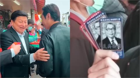 八炯正面對決國民黨總召！傅崐萁拒收「反共小卡」…他笑虧：他不敢收