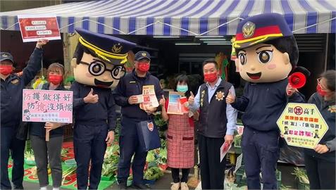 警察大頭娃娃來了！龜山警走進傳統市場提倡宣導：防盜、防竊、不酒駕