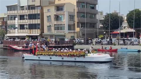 台南媽祖開運河百年巡禮 民眾「划獨木舟」跟隨遭開罰