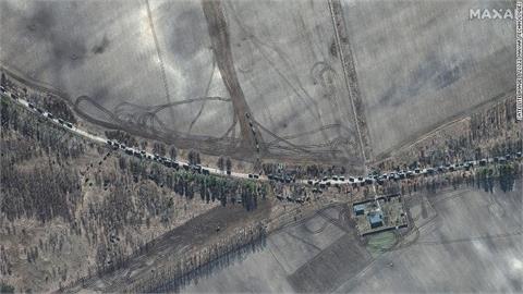 快新聞／俄64公里武裝車隊「卡在基輔外3天沒動靜」　美分析：沒燃料和補給食品