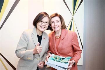 蔡英文驚喜同框裴洛西　大讚：台灣堅定的朋友