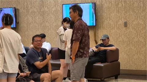 颱風假變歡唱假？　北市KTV訂位全滿　現場排長龍