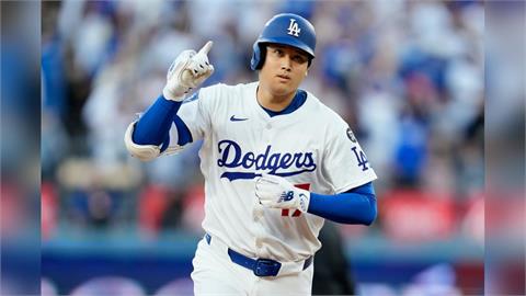 MLB(影)／大谷「二刀流」加碼「單場雙響砲」！469英呎超大號全壘打球迷嗨翻