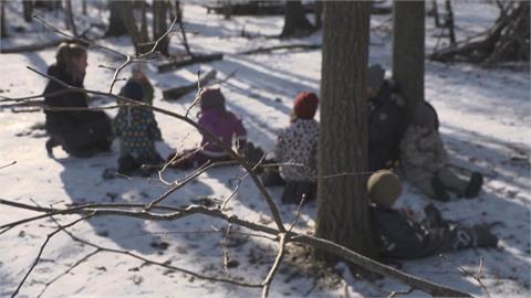 全法第一間！　「100％戶外幼兒園」　吃飯午休都在戶外　家長讚：孩子不易生病