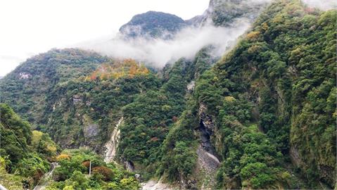 國旅好無聊？網大讚台灣山景「真的很神」外國客認證：世界級