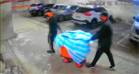 快新聞／高雄驚爆擄人勒贖1億元！富商3口淪羔羊塞紅桶運送　驚人畫面曝