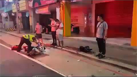 驚悚車禍！左轉車、機車路口劇烈碰撞　機車後座乘客頭部重創　意識模糊急救中