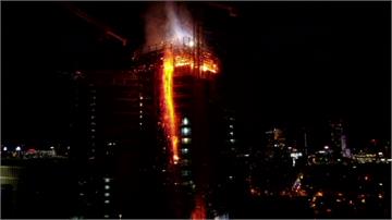 波蘭摩天大樓深夜大火 120消防員搶救幸無傷