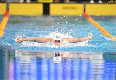 游泳/「台灣蝶王」王冠閎完成五連霸!全大運開幕日100公尺蝶式摘金