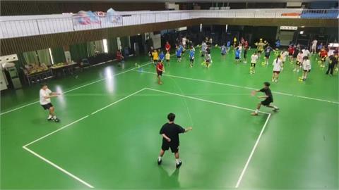 大豐收　苗栗後龍國小扯鈴隊　大阪國際賽狂掃22獎奪11冠