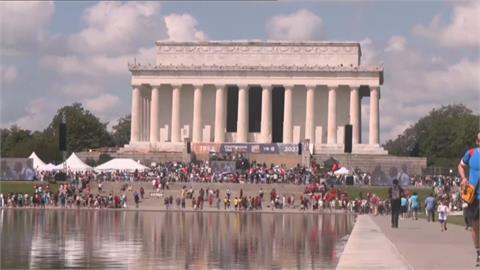 金恩博士大遊行60週年 華盛頓紀念碑聚集大批民眾