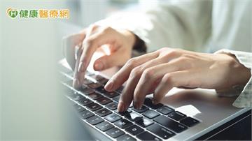 AI讓工作更省時卻增罪惡感？專家：「努力＝個人價值」信念受挑戰