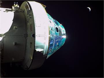 獵戶座太空船近距掠過月球　任務結束將重返地球