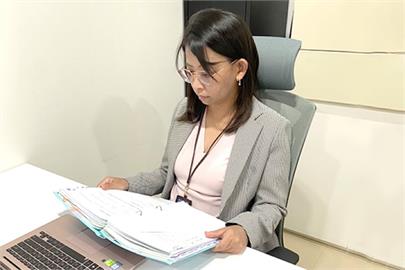 律師巴毛曝遭「文創工作室詐騙」　3包賣6千還做1事讓她超火大