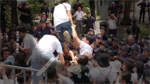 黃國昌嗆放馬過來"下一秒腳滑踉蹌"　警寄通知書9/15前到案說明