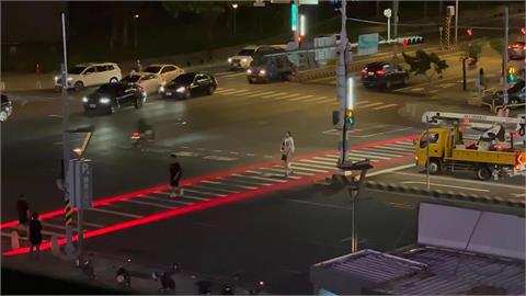 台南路口斑馬線亮起「紅色結界」！真實用途曝光…網笑喊：過奈何橋嗎