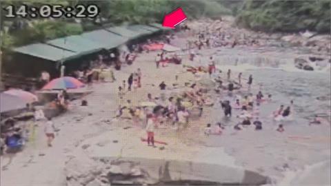 男闖禁區戲水遭"二度勸導" 友不滿竟推倒消防員