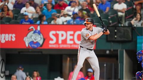 MLB(影)／板凳空蕩蕩沒人換！兩隊投手被迫「二刀流」上場打擊超少見