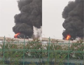 快新聞／日本岡山煉油廠遭「雷擊」起火！　現場狂冒黑煙延燒3小時