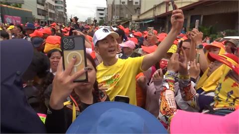 大明星也變媽祖粉絲！　亞洲天王任賢齊緊追粉紅超跑