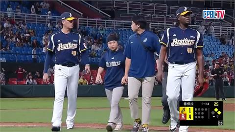 中職(影)／庫倫2.0！中信王牌德保拉2局「逕行退場」不等王建民　網：是兄弟大忌