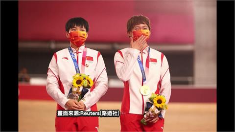 中國2女選手掛毛徽章領獎　違奧運憲章！　國際奧會展開調查