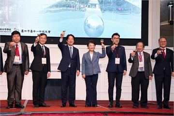 賴清德同台盧秀燕中一中校慶　以「顧佛祖也要顧肚子」強調拚經濟