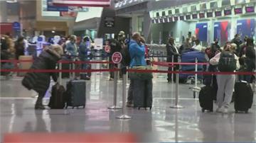 無視美衛生當局警告 旅客塞爆機場！感恩節全美估5千萬人出遊