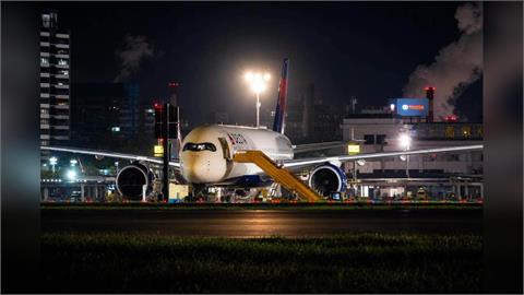 快新聞／罕見放行！打破高雄機場近20年宵禁　達美航空凌晨起飛「原因曝光」