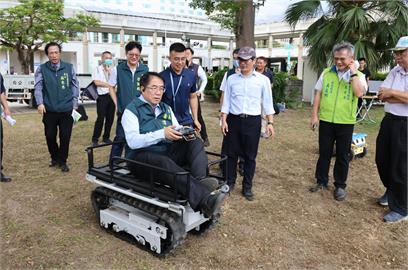工研院與台南業者展示智慧農機   黃偉哲：擴大市政應用！