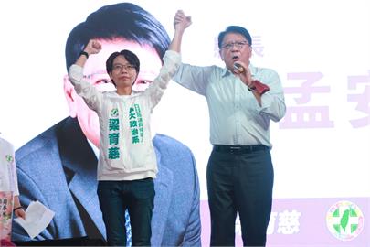 民進黨立委挺屏東縣議員新人   潘孟安：讓有經驗的梁育慈入議會